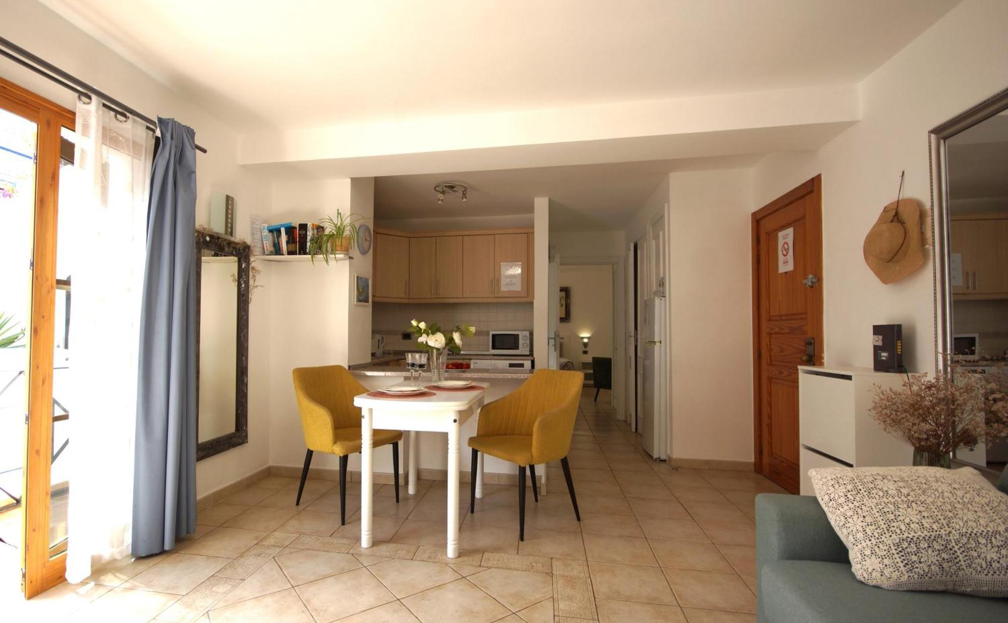 Apartamento Familiar Con Piscina Con Wi Fi En Los Cristianos ロスクリスティアーノス エクステリア 写真