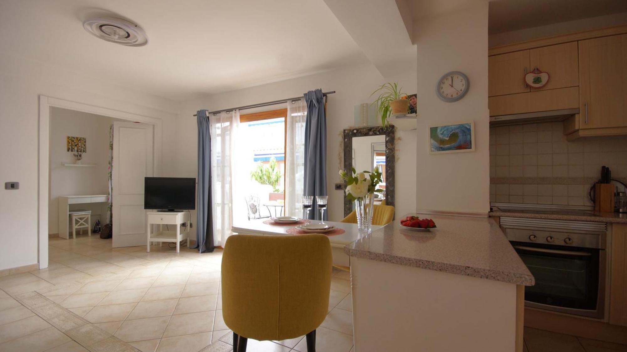 Apartamento Familiar Con Piscina Con Wi Fi En Los Cristianos ロスクリスティアーノス エクステリア 写真